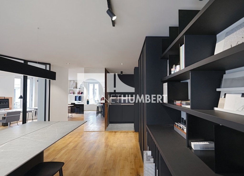 BUREAU A LOUER - ST ETIENNE CENTRE VILLE - 88 m2 - 900 &euro; HC par mois