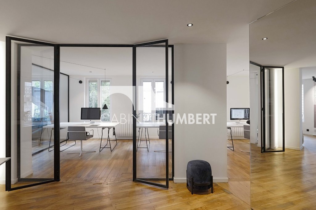BUREAU A LOUER - ST ETIENNE CENTRE VILLE - 88 m2 - 900 &euro; HC par mois