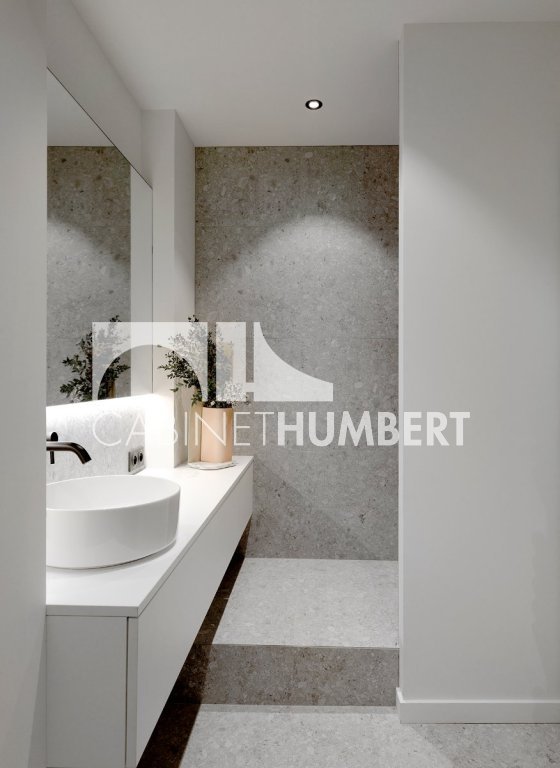BUREAU A LOUER - ST ETIENNE CENTRE VILLE - 88 m2 - 900 &euro; HC par mois