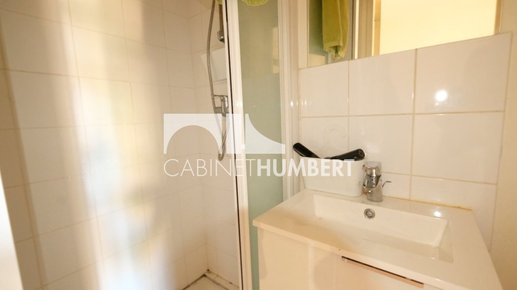 IMMEUBLE DE RAPPORT A VENDRE - ST ETIENNE FACULTE / CENTRE DEUX - 382 m2 - 309 000 &euro;