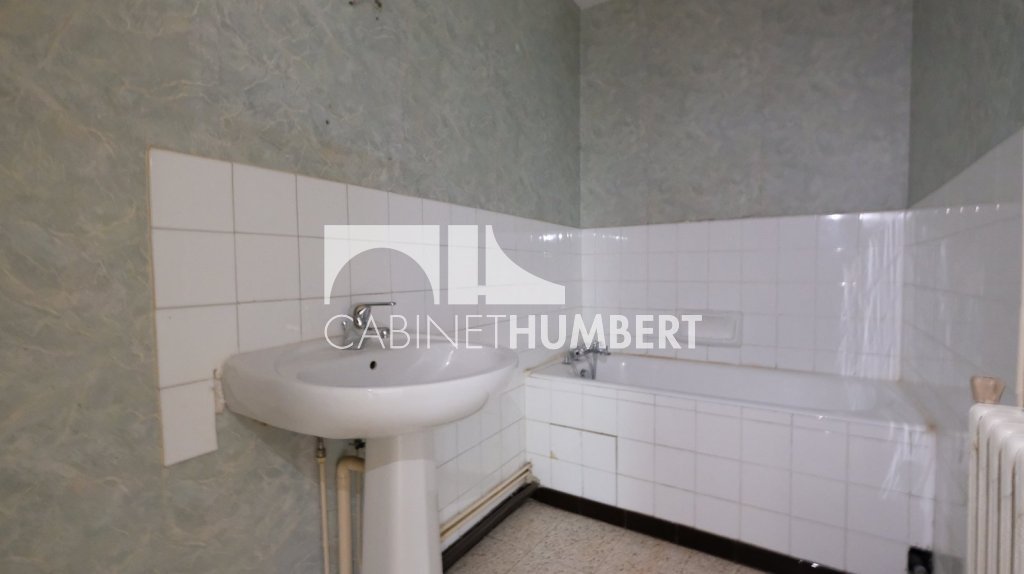 IMMEUBLE DE RAPPORT A VENDRE - ST ETIENNE FOURNEYRON - 174.56 m2 - 235�000�&euro;