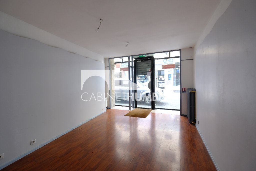 LOCAL COMMERCIAL A LOUER - ST ETIENNE CENTRE VILLE - 28.26 m2 - 350 &euro; HC et HT par mois