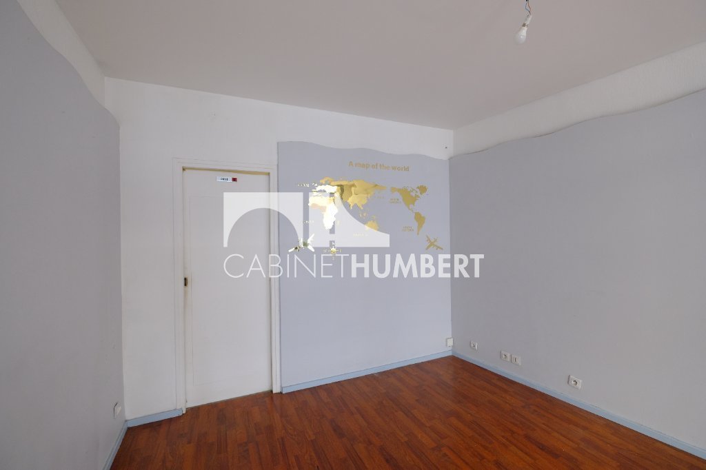 LOCAL COMMERCIAL A LOUER - ST ETIENNE CENTRE VILLE - 28.26 m2 - 350 &euro; HC et HT par mois