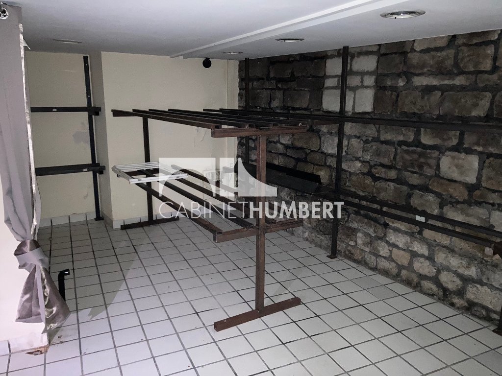 LOCAL COMMERCIAL A LOUER - ST ETIENNE CENTRE VILLE - 59 m2 - 400 &euro; HC par mois