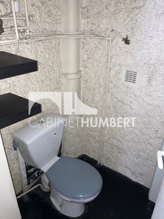 LOCAL COMMERCIAL A LOUER - ST ETIENNE CENTRE VILLE - 59 m2 - 400 &euro; HC par mois