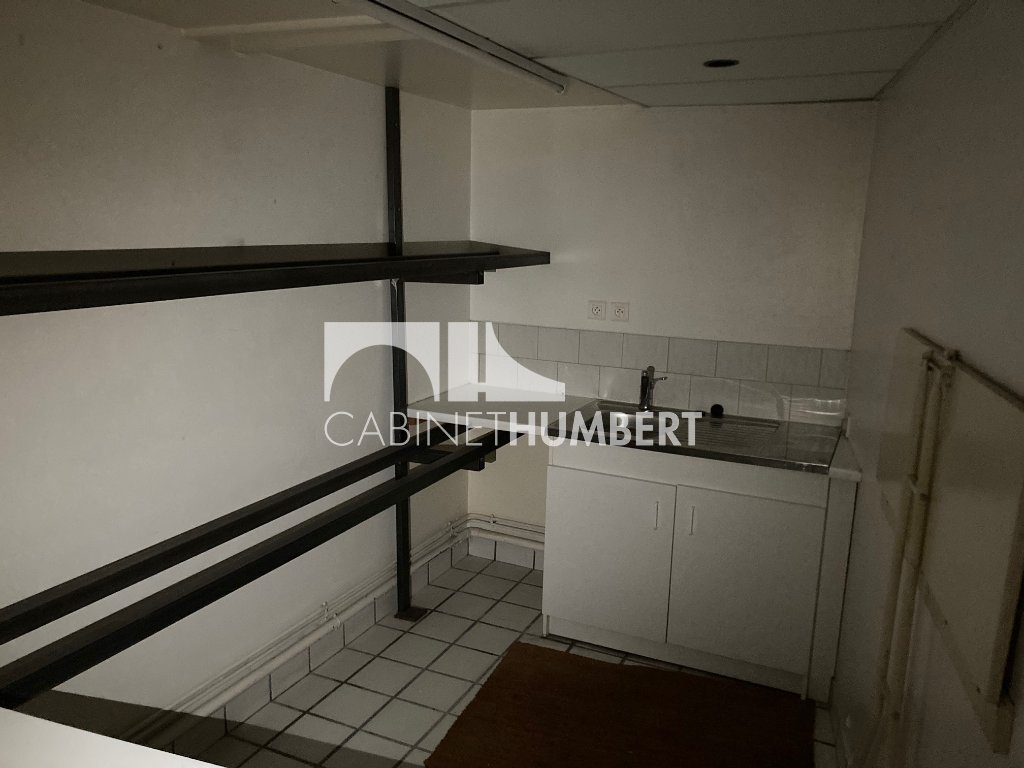 LOCAL COMMERCIAL A LOUER - ST ETIENNE CENTRE VILLE - 59 m2 - 400 &euro; HC par mois