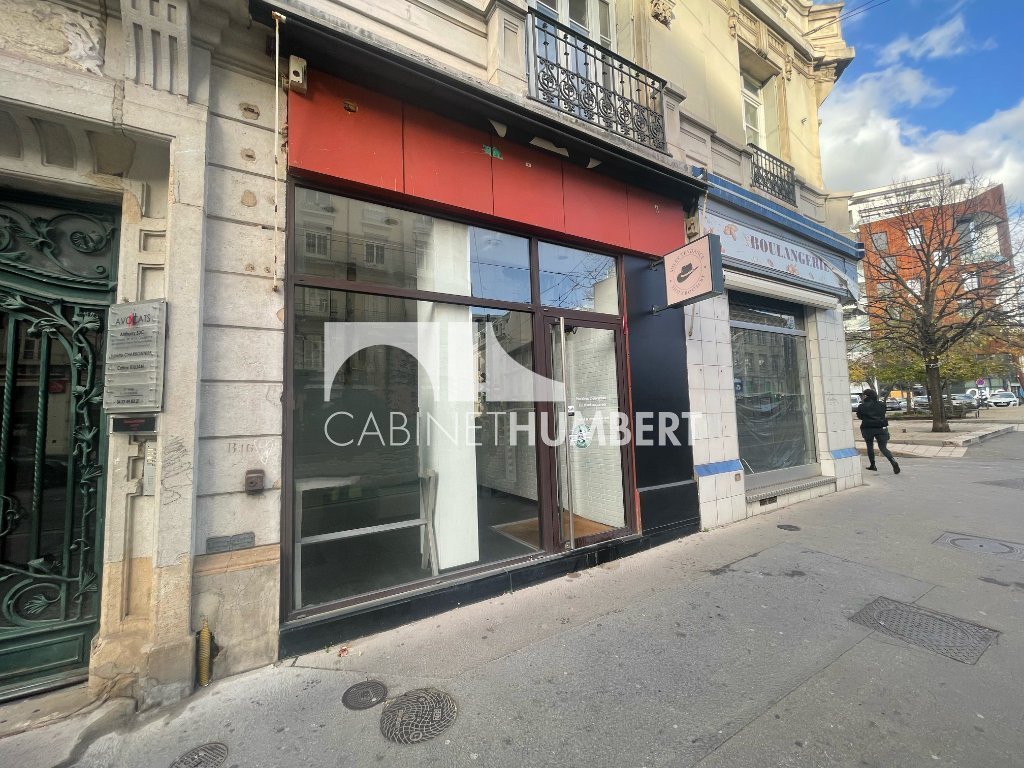 LOCAL COMMERCIAL A LOUER - ST ETIENNE CENTRE VILLE - 59 m2 - 400 &euro; HC par mois