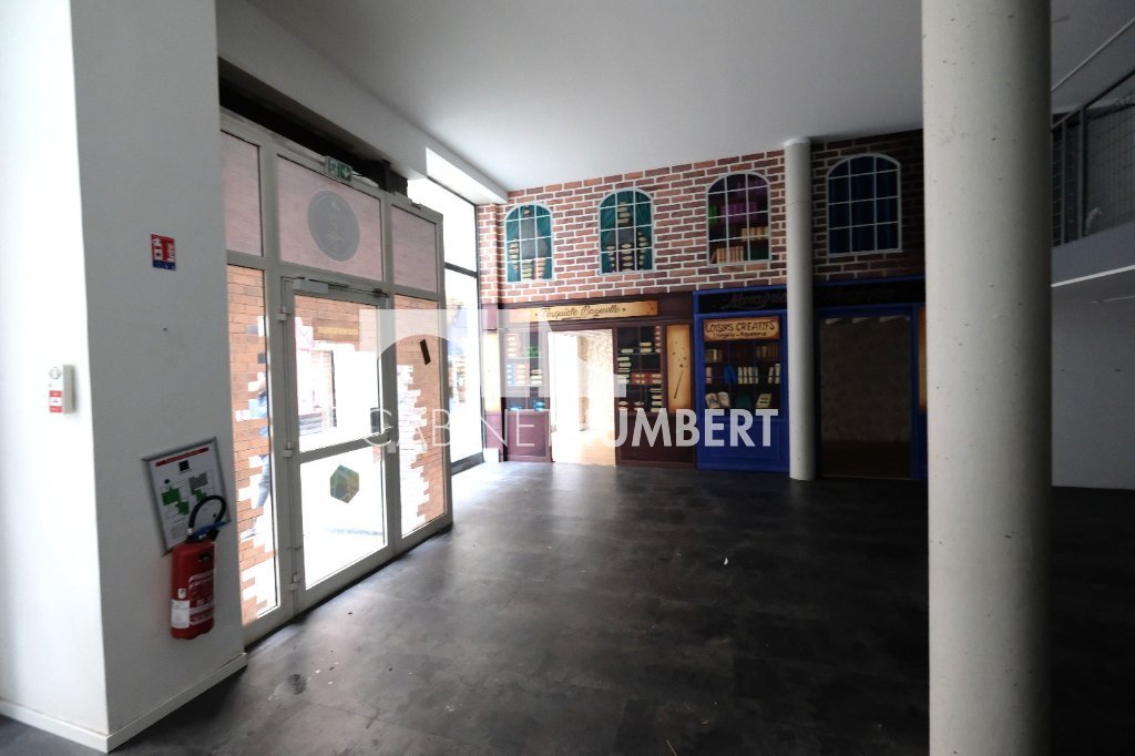 LOCAL COMMERCIAL A LOUER - ST ETIENNE CENTRE VILLE - 241 m2 - 1�000�&euro; HC par mois