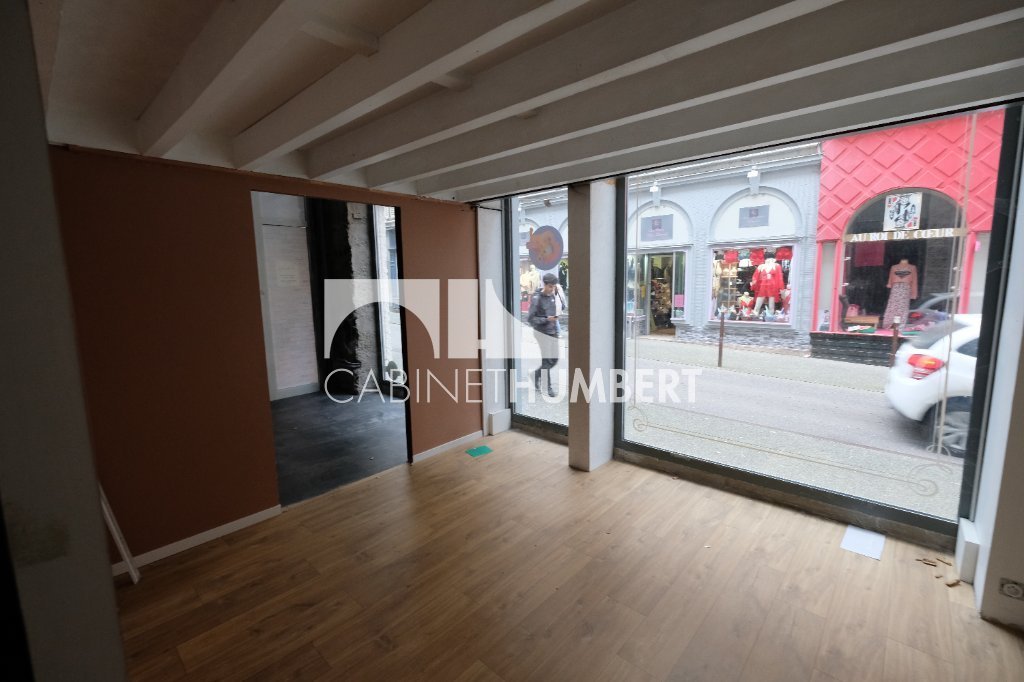 LOCAL COMMERCIAL A LOUER - ST ETIENNE CENTRE VILLE - 241 m2 - 1�000�&euro; HC par mois