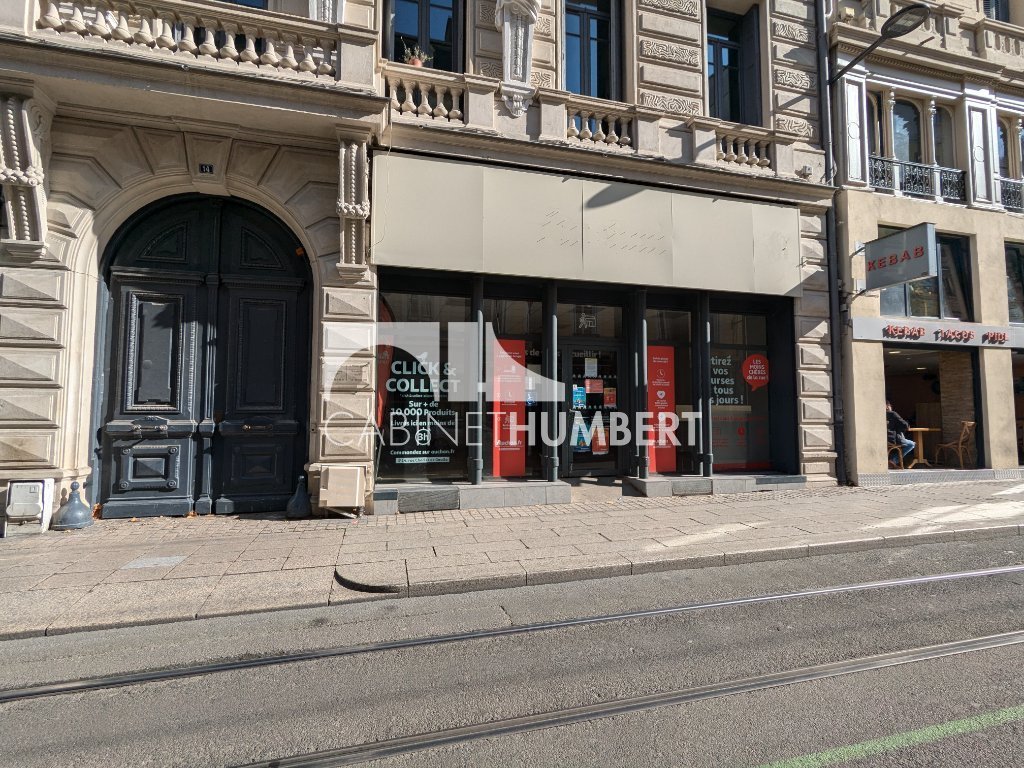 LOCAL COMMERCIAL A LOUER - ST ETIENNE PREFECTURE - 124 m2 - 1 000 &euro; HC par mois