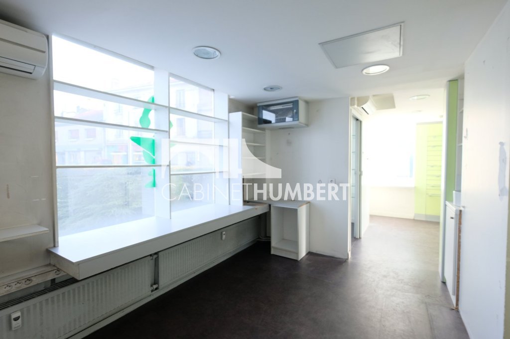 LOCAL COMMERCIAL A VENDRE - FIRMINY - 115.59 m2 - 97 000 €