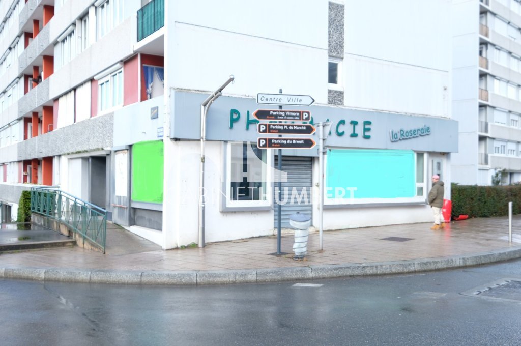 LOCAL COMMERCIAL A VENDRE - FIRMINY - 115.59 m2 - 97 000 €