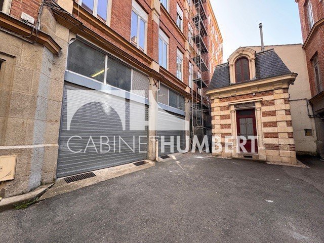 LOCAL COMMERCIAL A VENDRE - ST ETIENNE CENTRE VILLE - 200 m2 - 159 000 €