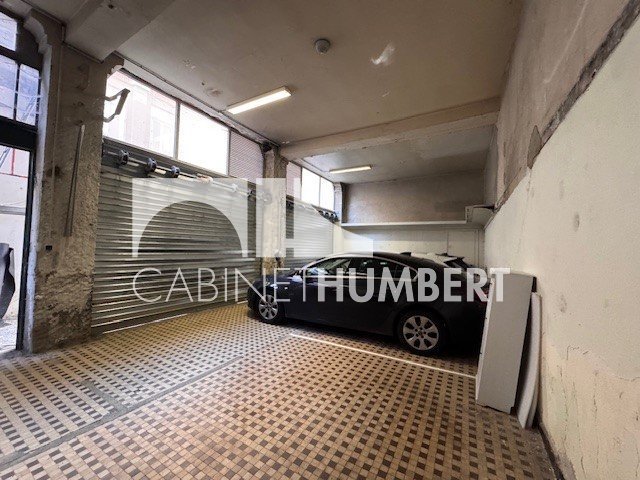 LOCAL COMMERCIAL A VENDRE - ST ETIENNE CENTRE VILLE - 200 m2 - 159 000 €