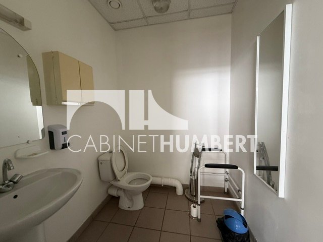LOCAL D ACTIVITE A VENDRE - ST ETIENNE LA TERRASSE - 107.35 m2 - 145 000 &euro; 
