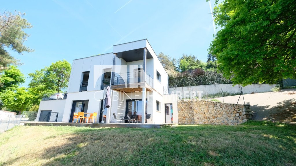 MAISON A VENDRE - ST PRIEST EN JAREZ - 142 m2 - 495 000 &euro;