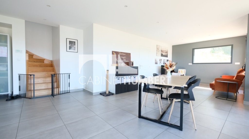 MAISON A VENDRE - ST PRIEST EN JAREZ - 142 m2 - 495 000 &euro;