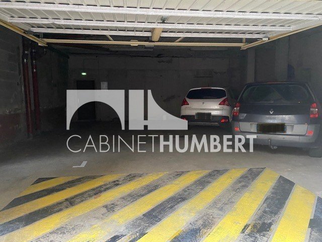 PARKING -  CENTRE VILLE A LOUER - ST ETIENNE CENTRE VILLE - 9.7 m2 - 80�&euro; charges comprises par mois