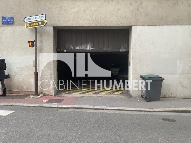 PARKING -  CENTRE VILLE A LOUER - ST ETIENNE CENTRE VILLE - 9.7 m2 - 80�&euro; charges comprises par mois