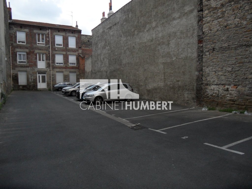 PARKING EXTERIEUR A LOUER - ST ETIENNE CENTRE VILLE - 55 &euro; charges comprises par mois