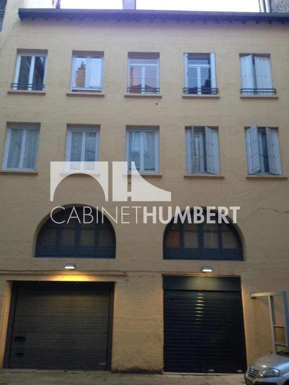 PARKING EXTERIEUR A LOUER - ST ETIENNE CENTRE VILLE - 75 &euro; charges comprises par mois