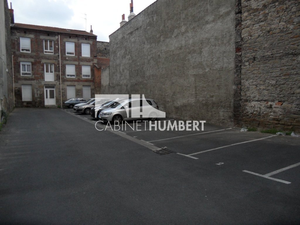 PARKING EXTERIEUR A LOUER - ST ETIENNE CENTRE VILLE - 55 &euro; charges comprises par mois