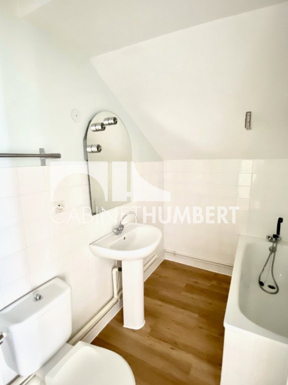 STUDIO A LOUER - ST ETIENNE FACULTE / CENTRE DEUX - 34.09 m2 - 455�&euro; charges comprises par mois