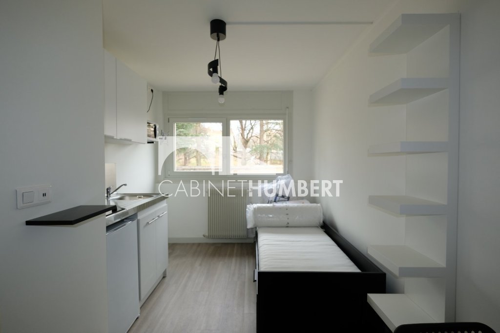 STUDIO A LOUER - ST ETIENNE FAURIEL - 12.84 m2 - 340�&euro; charges comprises par mois