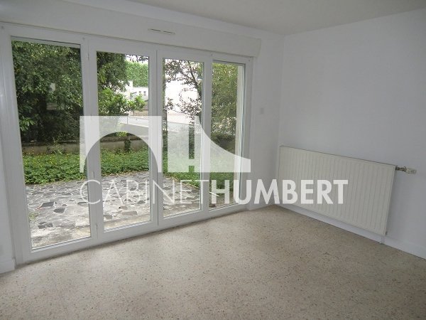 STUDIO A LOUER - ST ETIENNE FAURIEL - 30 m2 - 375�&euro; charges comprises par mois