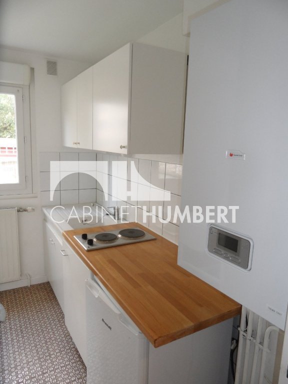 STUDIO A LOUER - ST ETIENNE FAURIEL - 30 m2 - 375�&euro; charges comprises par mois