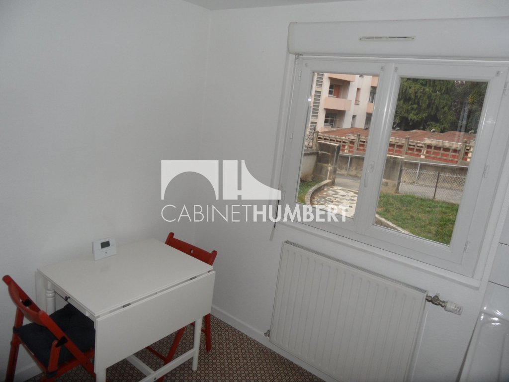 STUDIO A LOUER - ST ETIENNE FAURIEL - 30 m2 - 375�&euro; charges comprises par mois