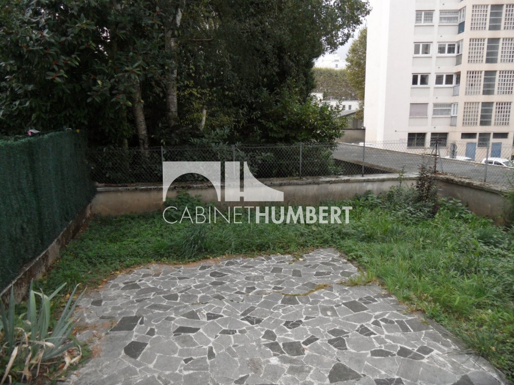 STUDIO A LOUER - ST ETIENNE FAURIEL - 30 m2 - 375�&euro; charges comprises par mois