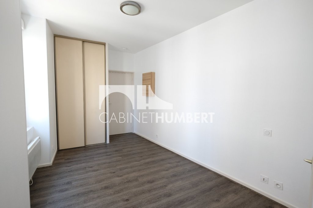 STUDIO A LOUER - ST ETIENNE Place Badouillere - 17.31 m2 - 310 &euro; charges comprises par mois