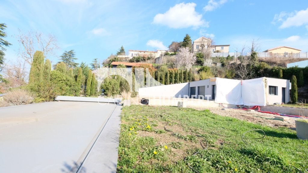 TERRAIN A VENDRE - ST PRIEST EN JAREZ - 340 000 &euro;