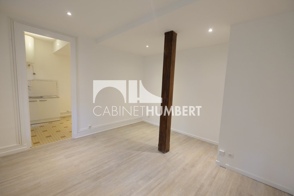 APPARTEMENT T1 A LOUER - ST ETIENNE BELLEVUE - 30 m2 - 386 &euro; charges comprises par mois