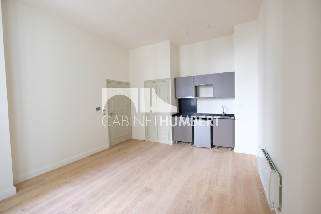 APPARTEMENT T1 A LOUER - ST ETIENNE CENTRE VILLE - 42.69 m2 - 465�&euro; charges comprises par mois