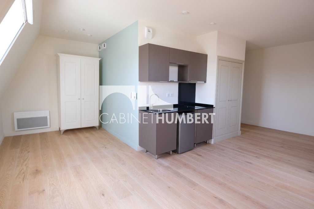 APPARTEMENT T1 A LOUER - ST ETIENNE CENTRE VILLE - 35.55 m2 - 385 &euro; charges comprises par mois