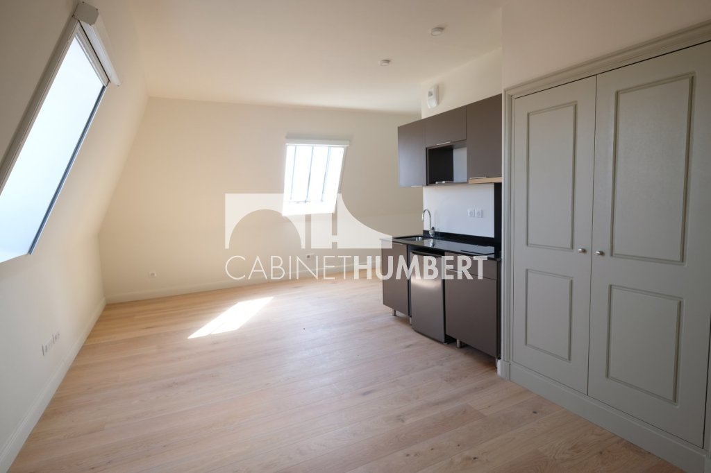 APPARTEMENT T1 A LOUER - ST ETIENNE CENTRE VILLE - 35.55 m2 - 385 &euro; charges comprises par mois