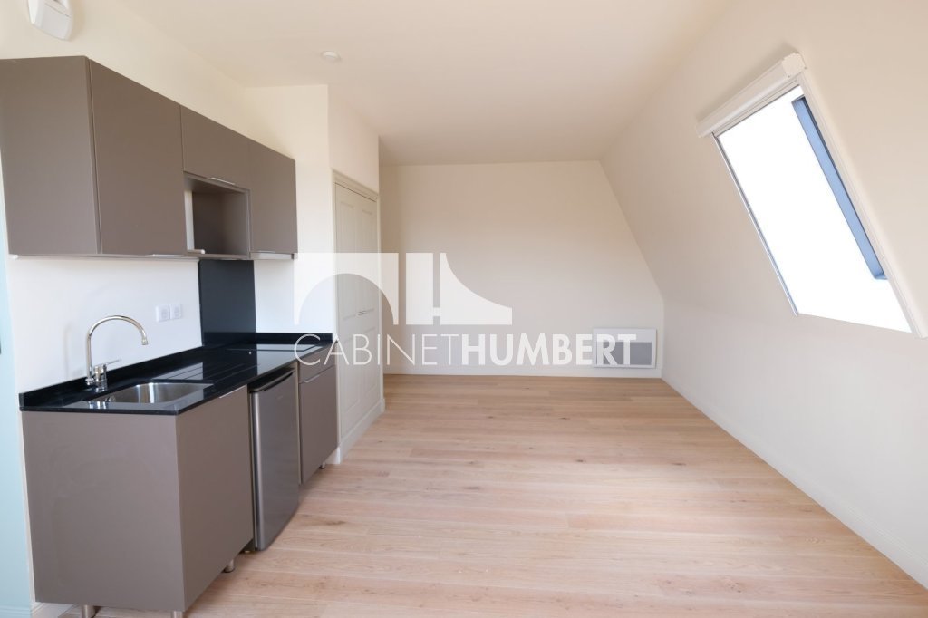 APPARTEMENT T1 A LOUER - ST ETIENNE CENTRE VILLE - 35.55 m2 - 385 &euro; charges comprises par mois