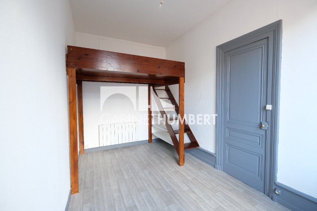 APPARTEMENT T1 A LOUER - ST ETIENNE CENTRE VILLE - 29.6 m2 - 395 &euro; charges comprises par mois
