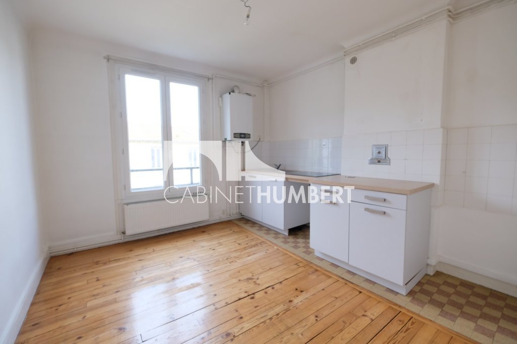 APPARTEMENT T1 A LOUER - ST ETIENNE CENTRE VILLE - 31 m2 - 410 &euro; charges comprises par mois