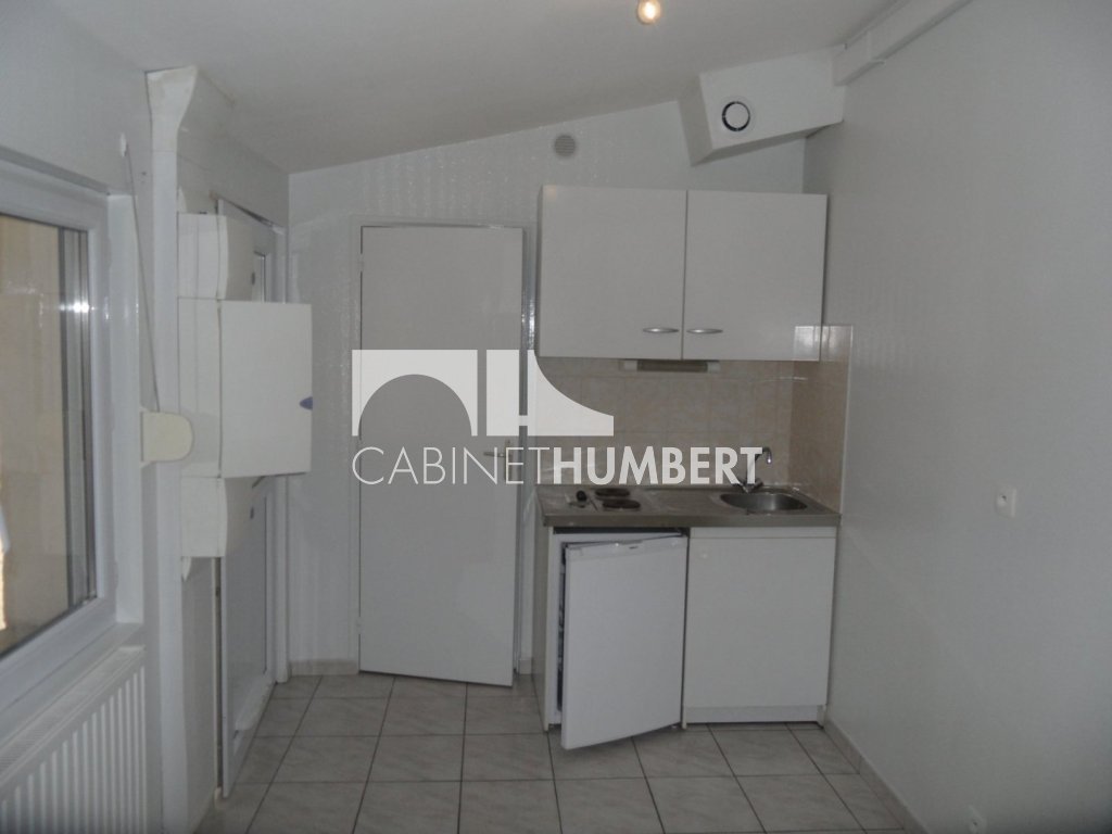 APPARTEMENT T1 A LOUER - ST ETIENNE FAURIEL - 16.07 m2 - 290 &euro; charges comprises par mois