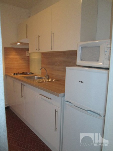 APPARTEMENT T1 A LOUER - ST ETIENNE FAURIEL - 30,16 m2 - 400 € charges comprises par mois