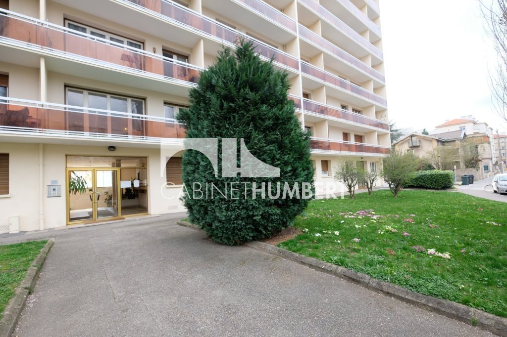 APPARTEMENT T1 A LOUER - ST ETIENNE FAURIEL - 44.25 m2 - 570€ charges comprises par mois