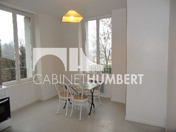 APPARTEMENT T1 A LOUER - ST ETIENNE FAURIEL - 32 m2 - 364 &euro; charges comprises par mois