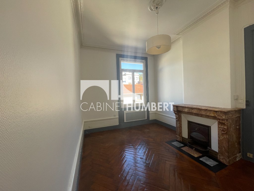 APPARTEMENT T1 A LOUER - ST ETIENNE FAURIEL - 41 m2 - 400 € charges comprises par mois