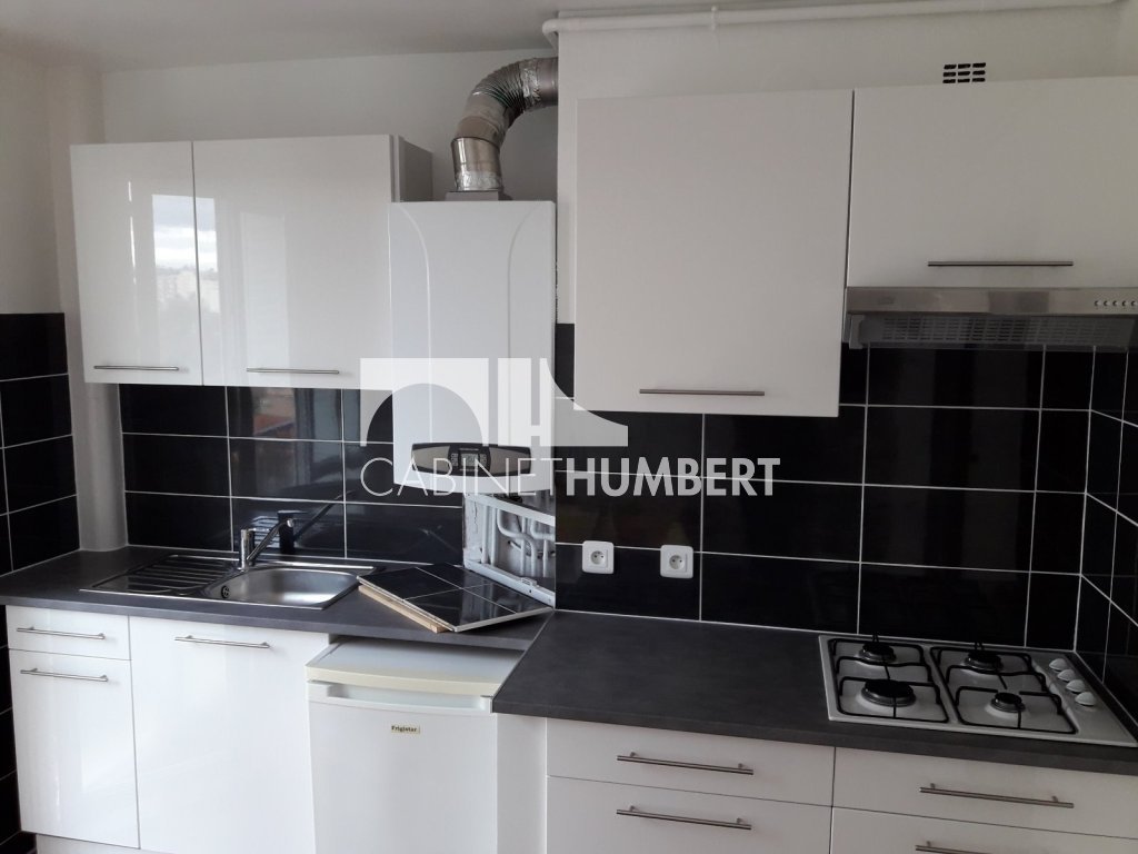 APPARTEMENT T1 A LOUER - ST ETIENNE ROND-POINT FAURIEL - 37 m2 - 365 &euro; charges comprises par mois