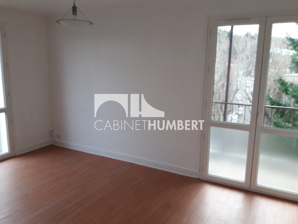 APPARTEMENT T1 A LOUER - ST ETIENNE ROND-POINT FAURIEL - 37 m2 - 365 &euro; charges comprises par mois