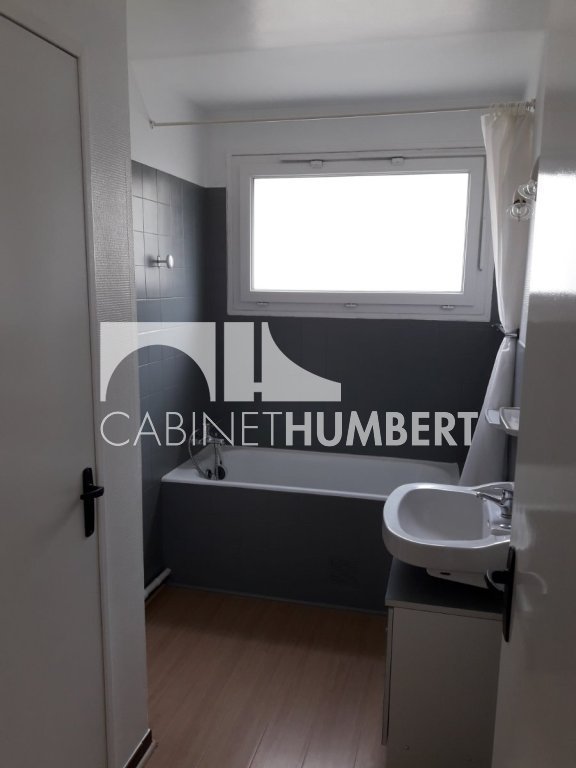 APPARTEMENT T1 A LOUER - ST ETIENNE ROND-POINT FAURIEL - 37 m2 - 365 &euro; charges comprises par mois