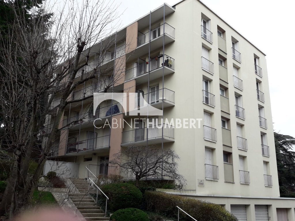 APPARTEMENT T1 A LOUER - ST ETIENNE ROND-POINT FAURIEL - 37 m2 - 365 &euro; charges comprises par mois